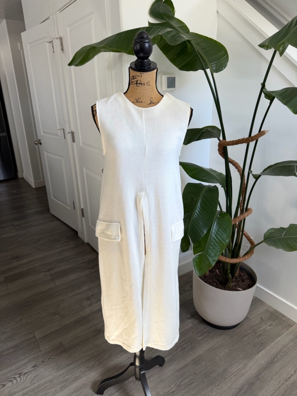 ZARA Sleeveless White Midi Split-Front Dress - Picture 2 of 8